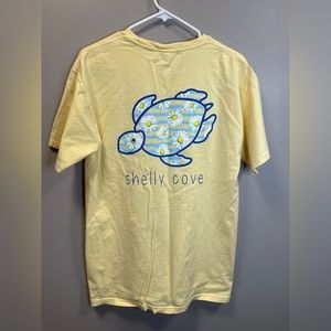 EXCELLENT condition! Shelly Cove short sleeve, yellow t-shirt. Size medium.